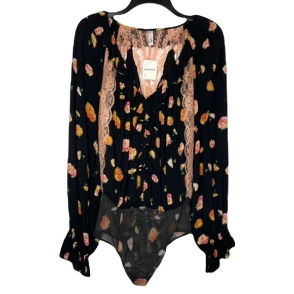 Free People Intimately Poppy Ruffle Bodysuit NWT Black Floral - Picture 2 of 16